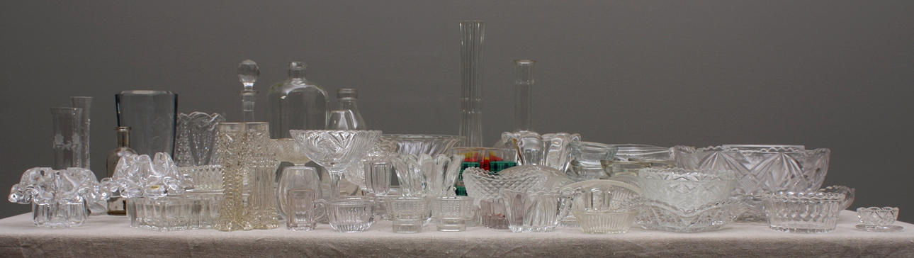 GLASFÖREMÅL, 78 st, vaser, glas, skålar, ljuslyktor, karaffer.