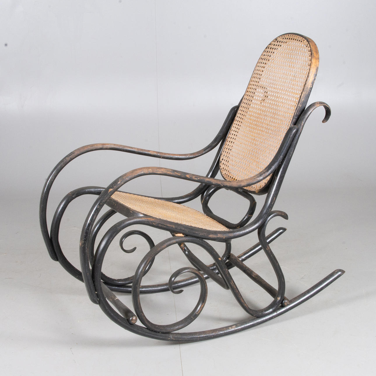 GUNGSTOL, Thonet-stil, rotting/målat trä.