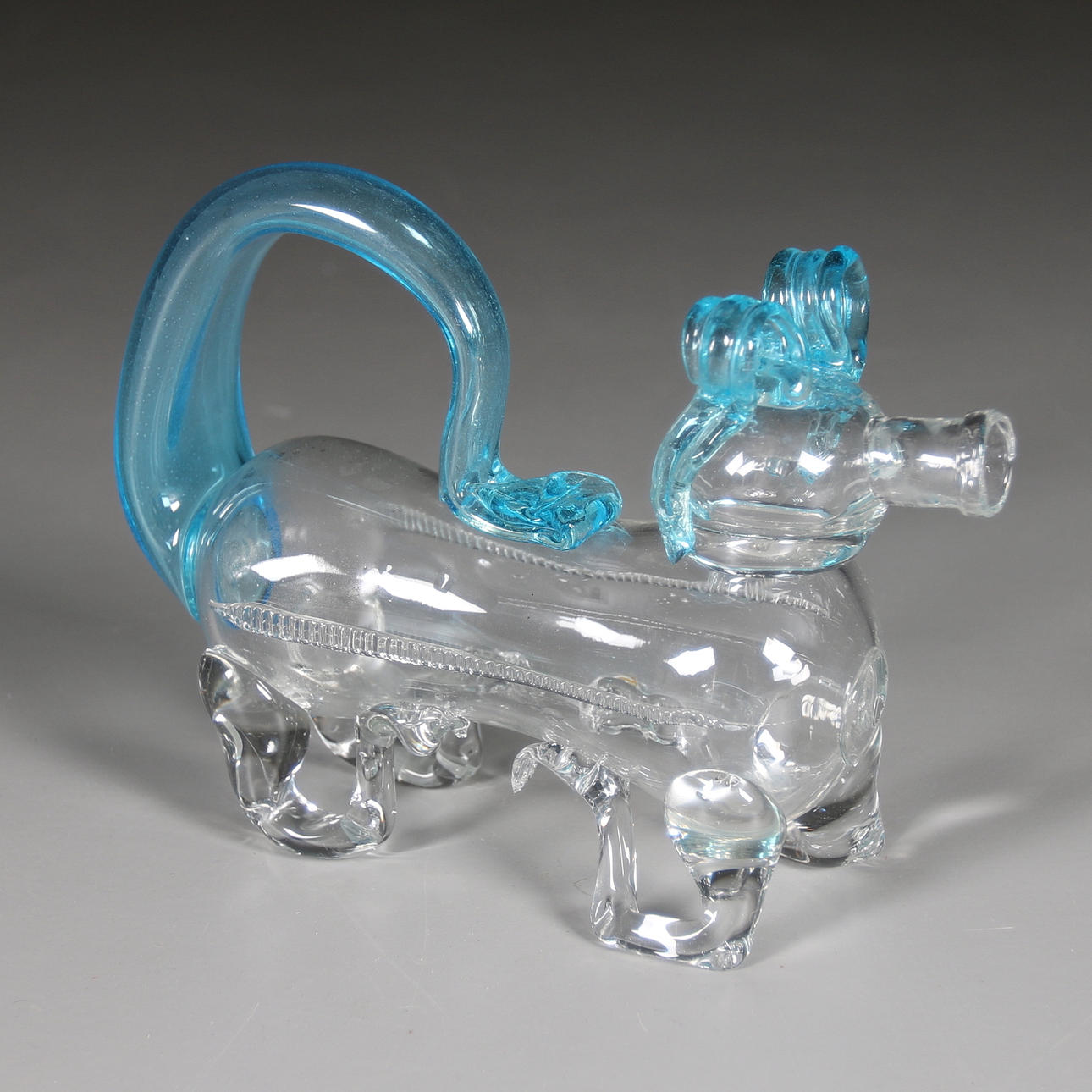 BRÄNNVINSKARAFF, Fyllehund, 1900-tal.