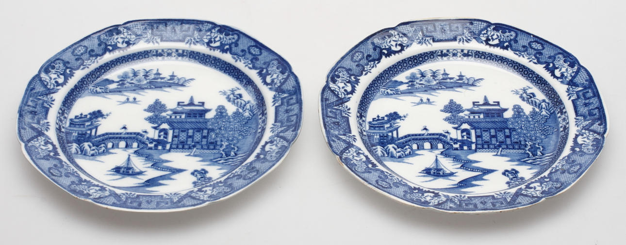 TALLRIKAR, ett par, keramik, kinesisk stil, 1800-tal.