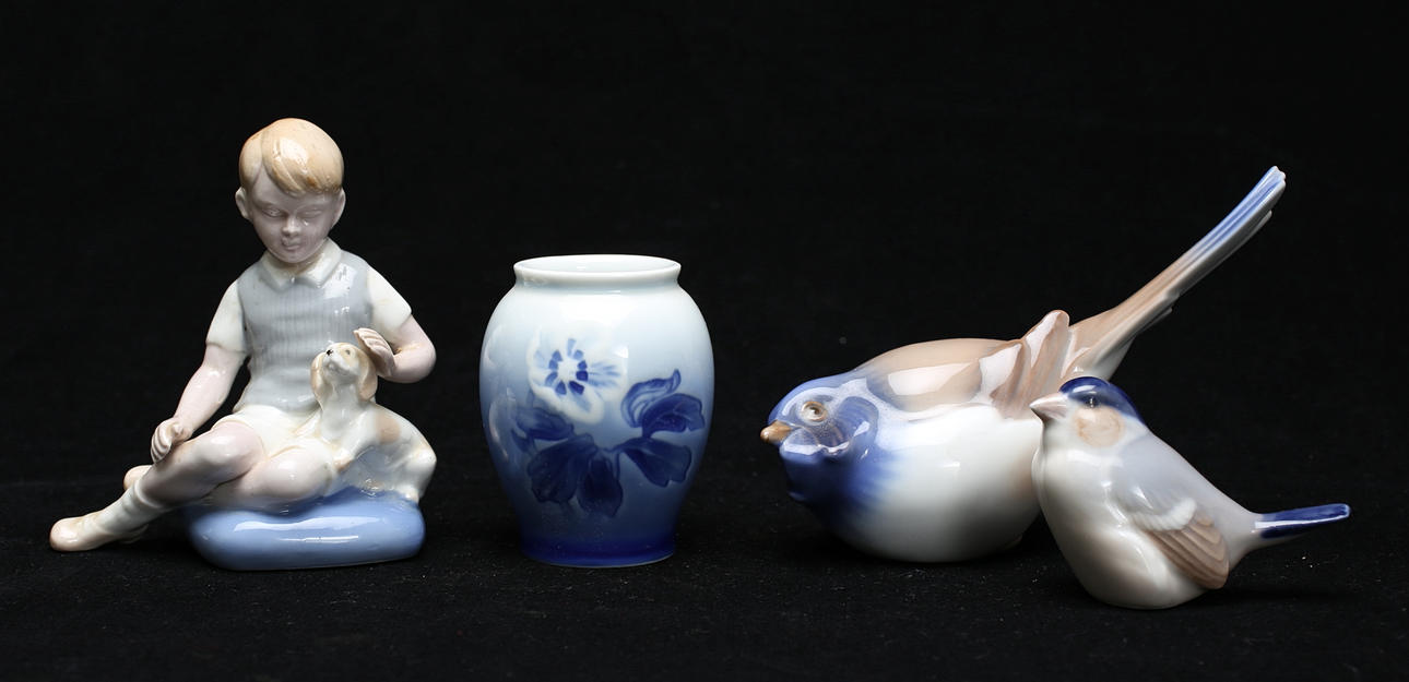 PORSLINSFÖREMÅL, 7 stycken.