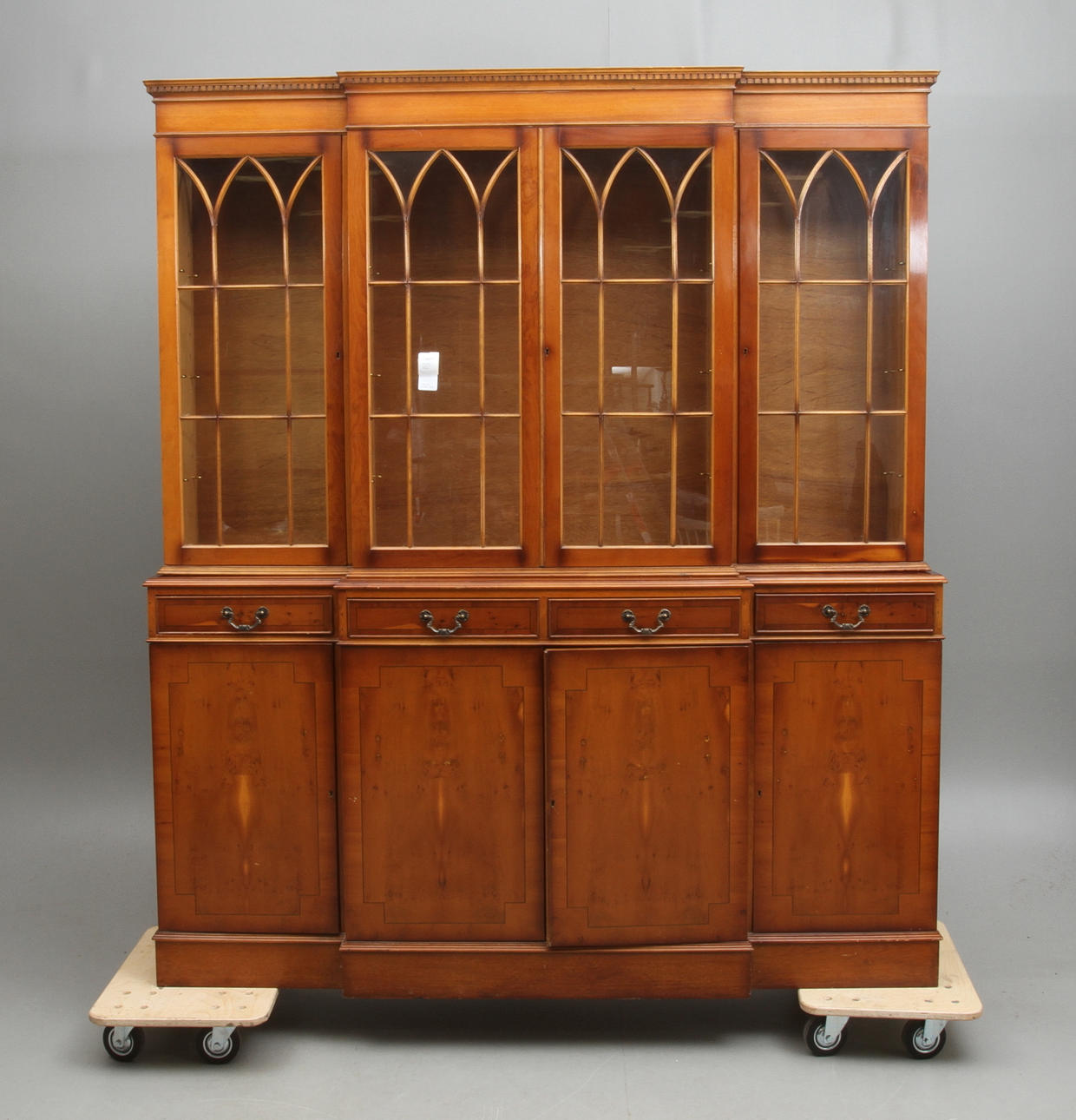 BOKSKÅP, engelsk stil, 1900-tal.