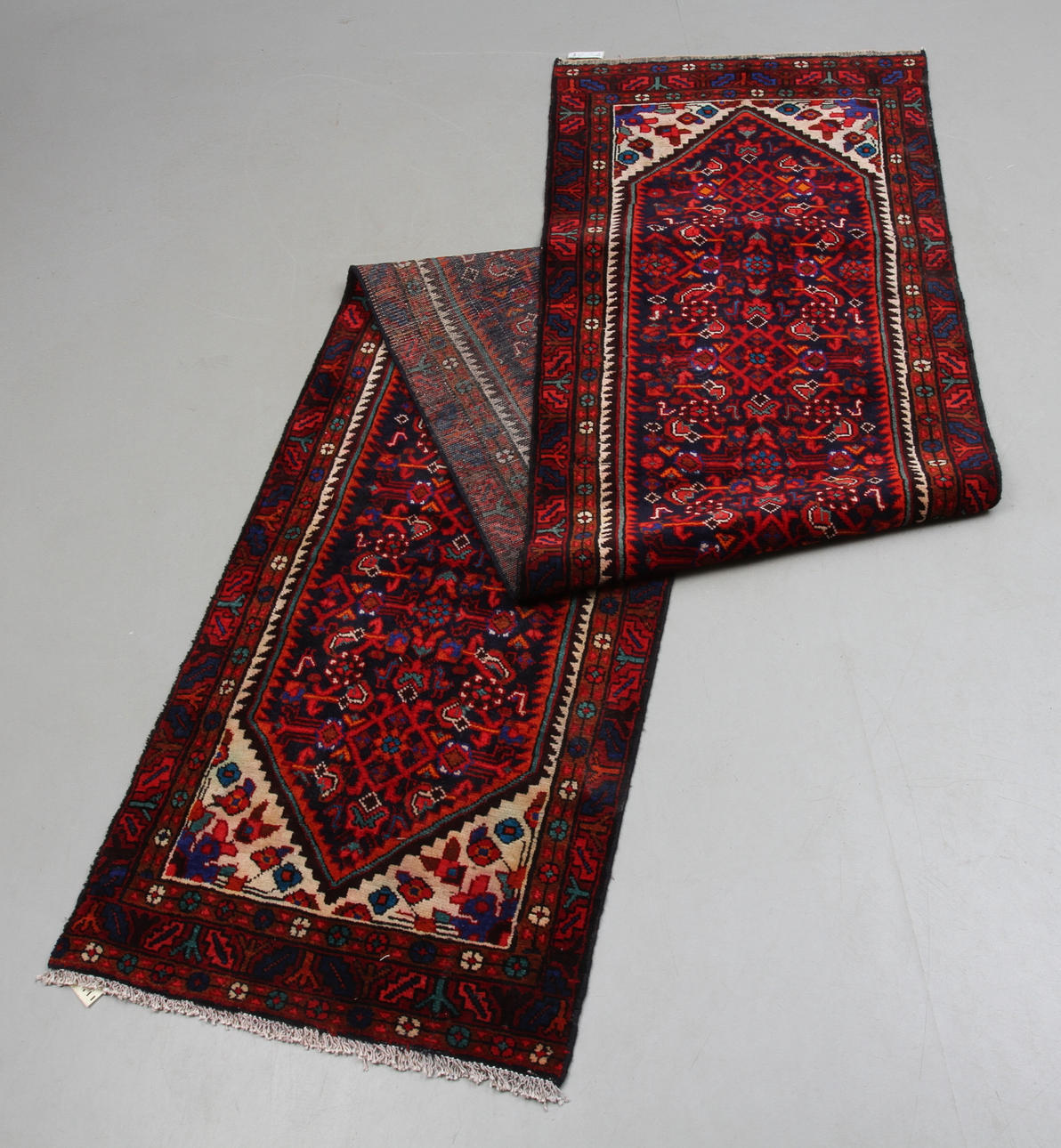 MATTA, orientalisk, galleri. Ca 430 x 86 cm.