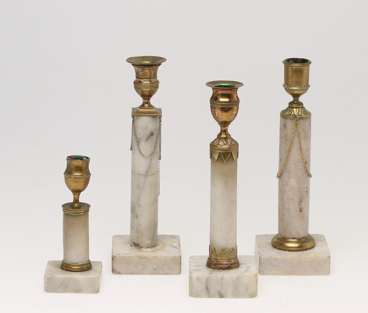 KOLONNLJUSSTAKAR 4 st, sengustavianska, 17/1800-tal.