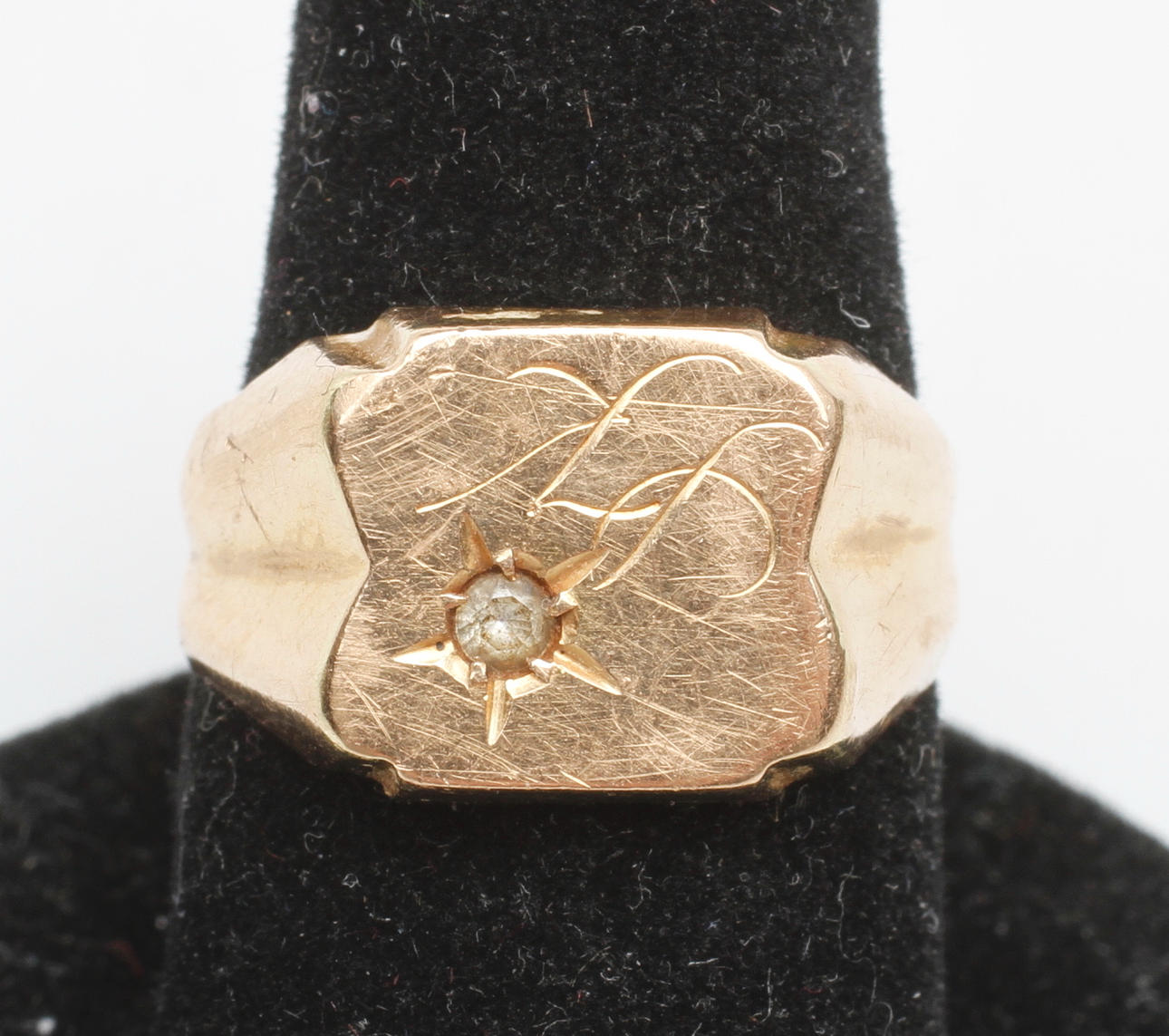 KLACKRING MED STEN, 18k guld, vikt ca 4,2 gr.