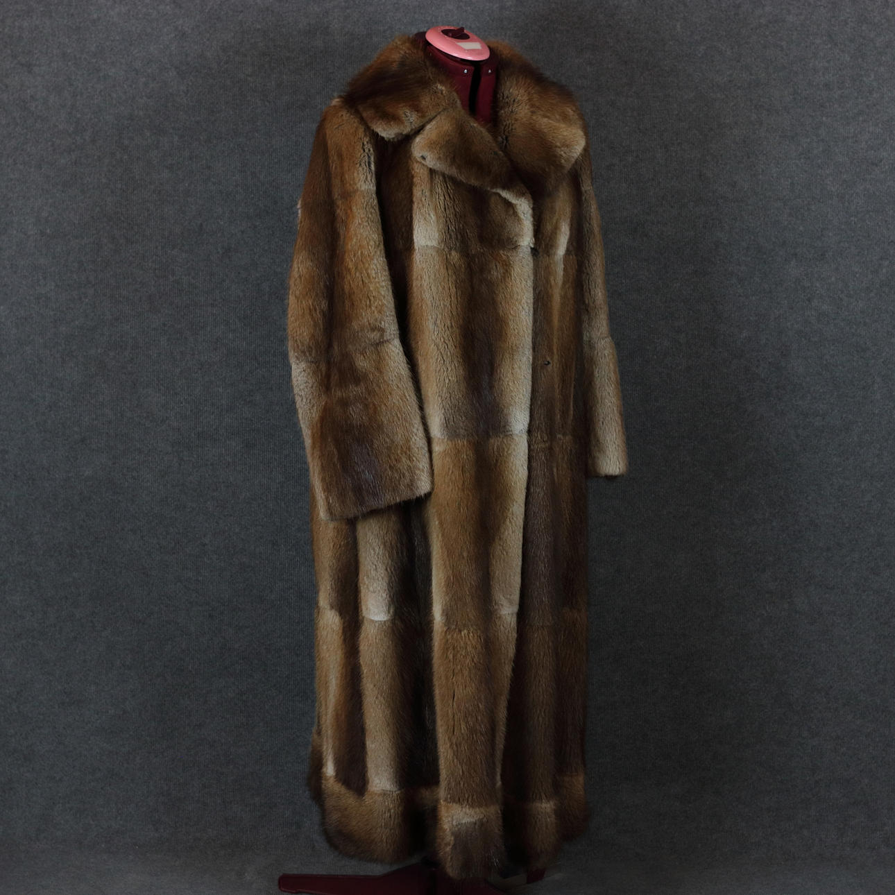 PÄLSKAPPA, bisam, dam 42-44.