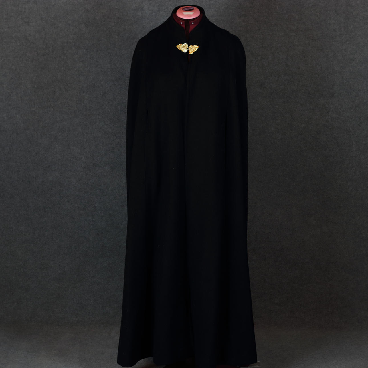 CAPE, ull, svart, dam 42-44, hellång.