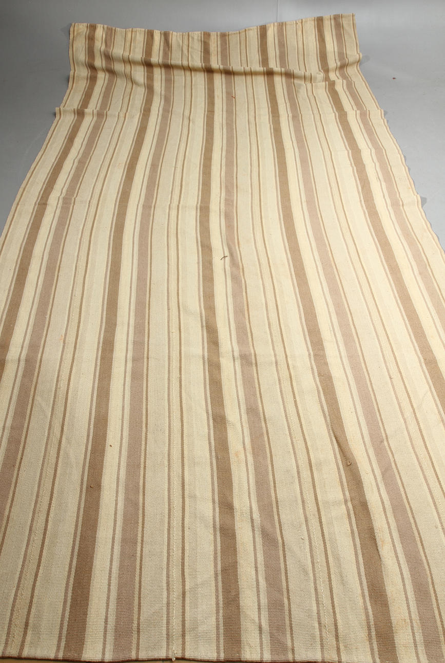 MATTA, Kelim, ca 380 x 206 cm.