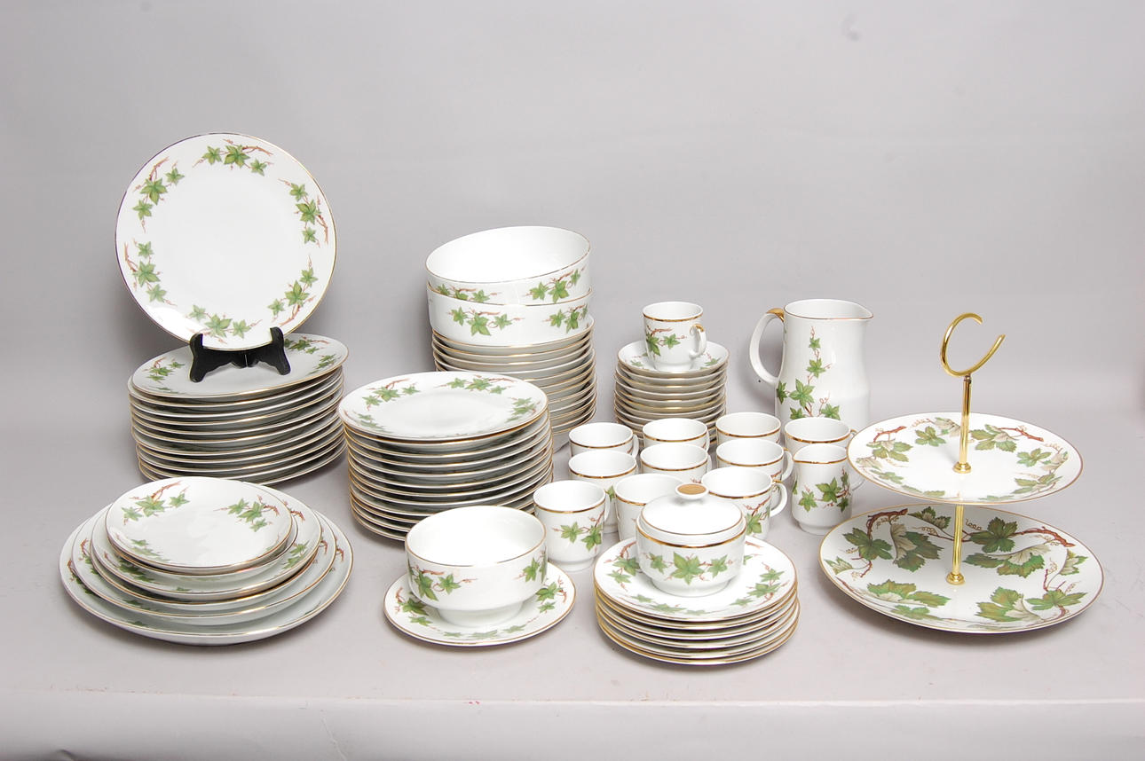 MAT, KAFFESERVIS, 72 " Vinranka " porslin, Scherzer.