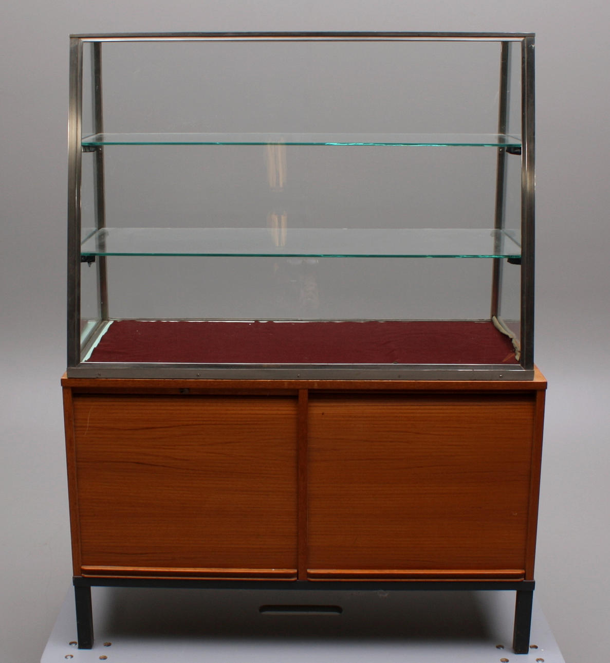 GLASMONTERSKÅP + DOKUMENTSKÅP.