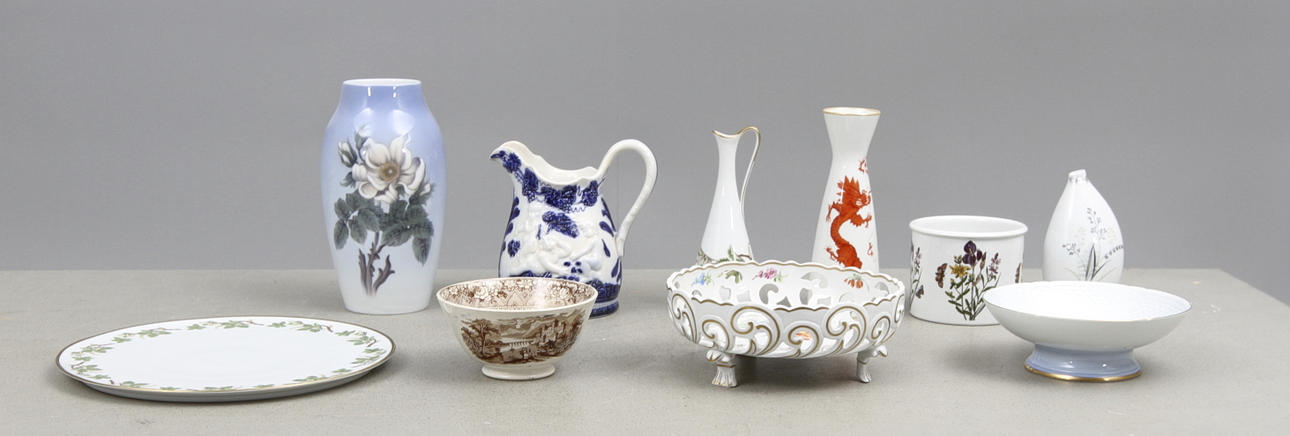 KERAMIKFÖREMÅL, 10 delar, bl.a. Arabia, Royal Copenhagen.