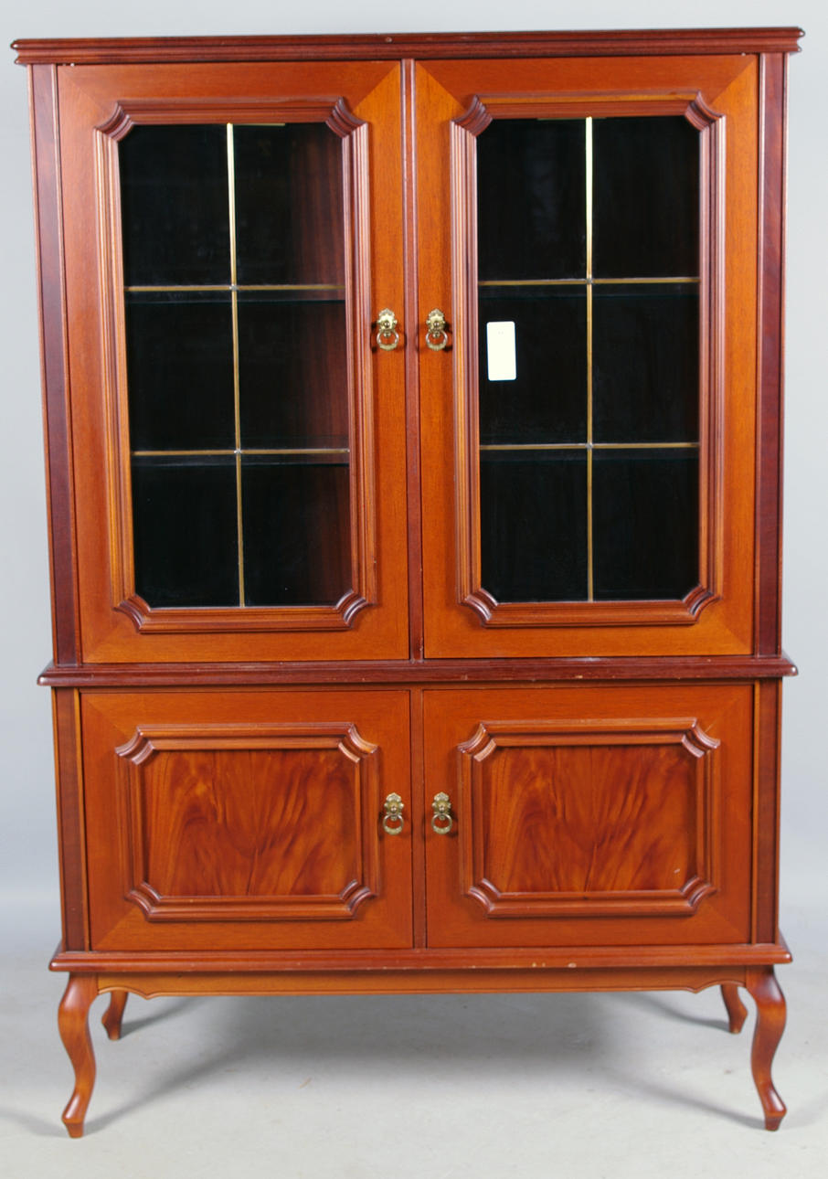 SKÅP MED VITRINÖVERDEL, mahogny med glashyllor, rokokostil.