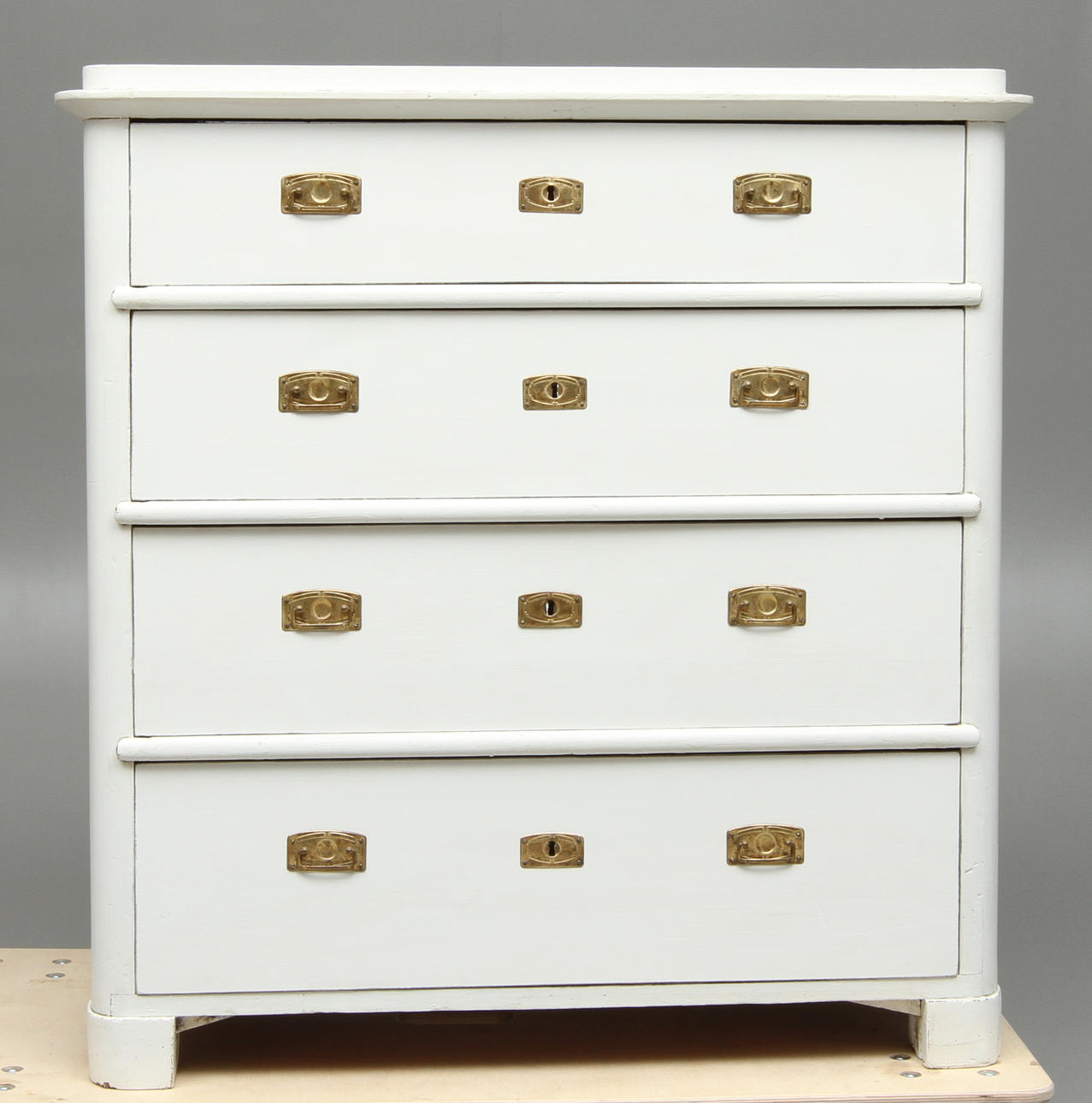 BYRÅ, med fyra lådor, 1800-tal.