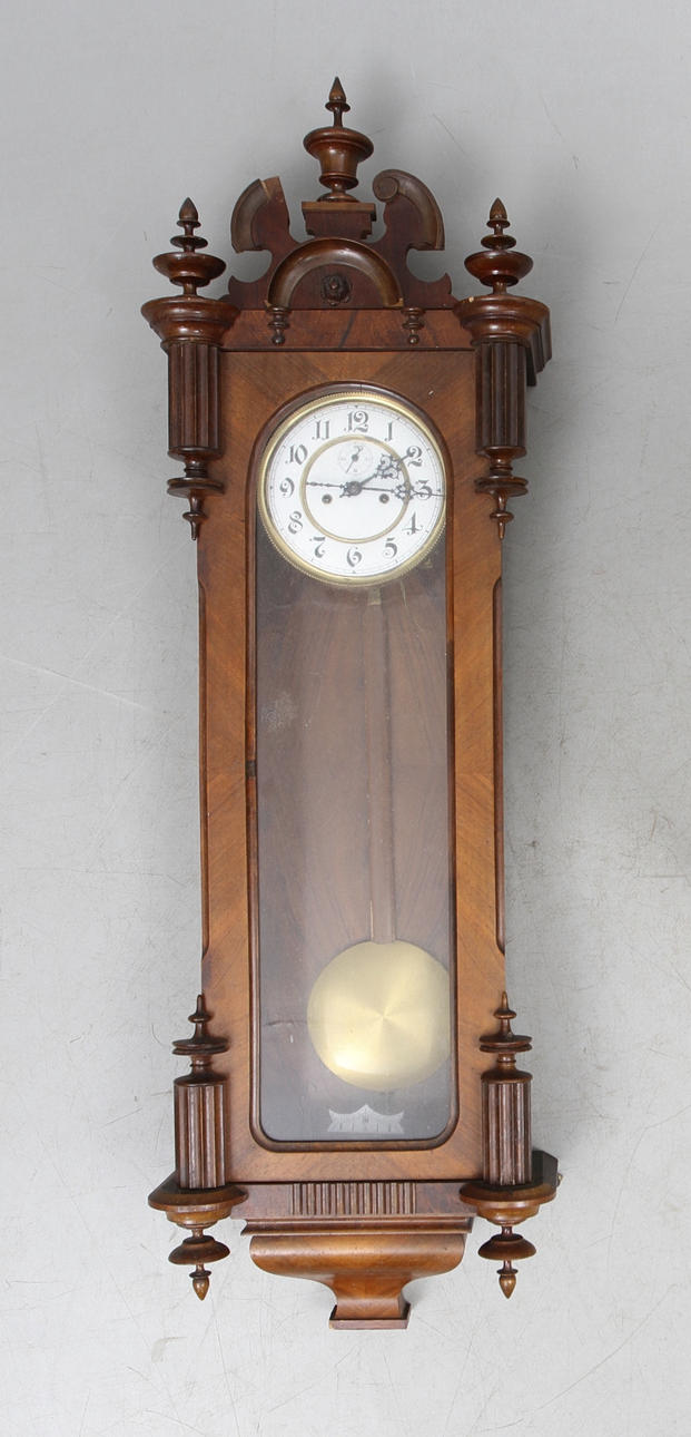 VÄGGUR, lodregulator, nyrenässans, 1900-tal.