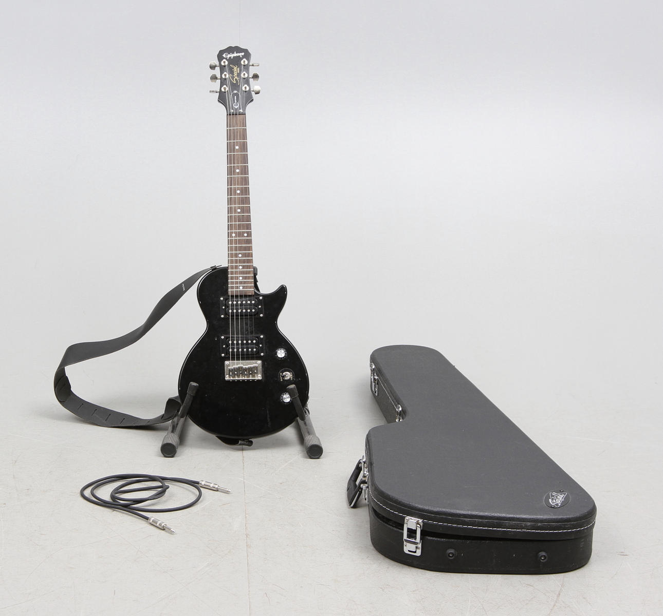 ELGITARR (barnstorlek), FODRAL samt FÖRSTÄRKARE, Epiphone Special model, Novanex K100R.