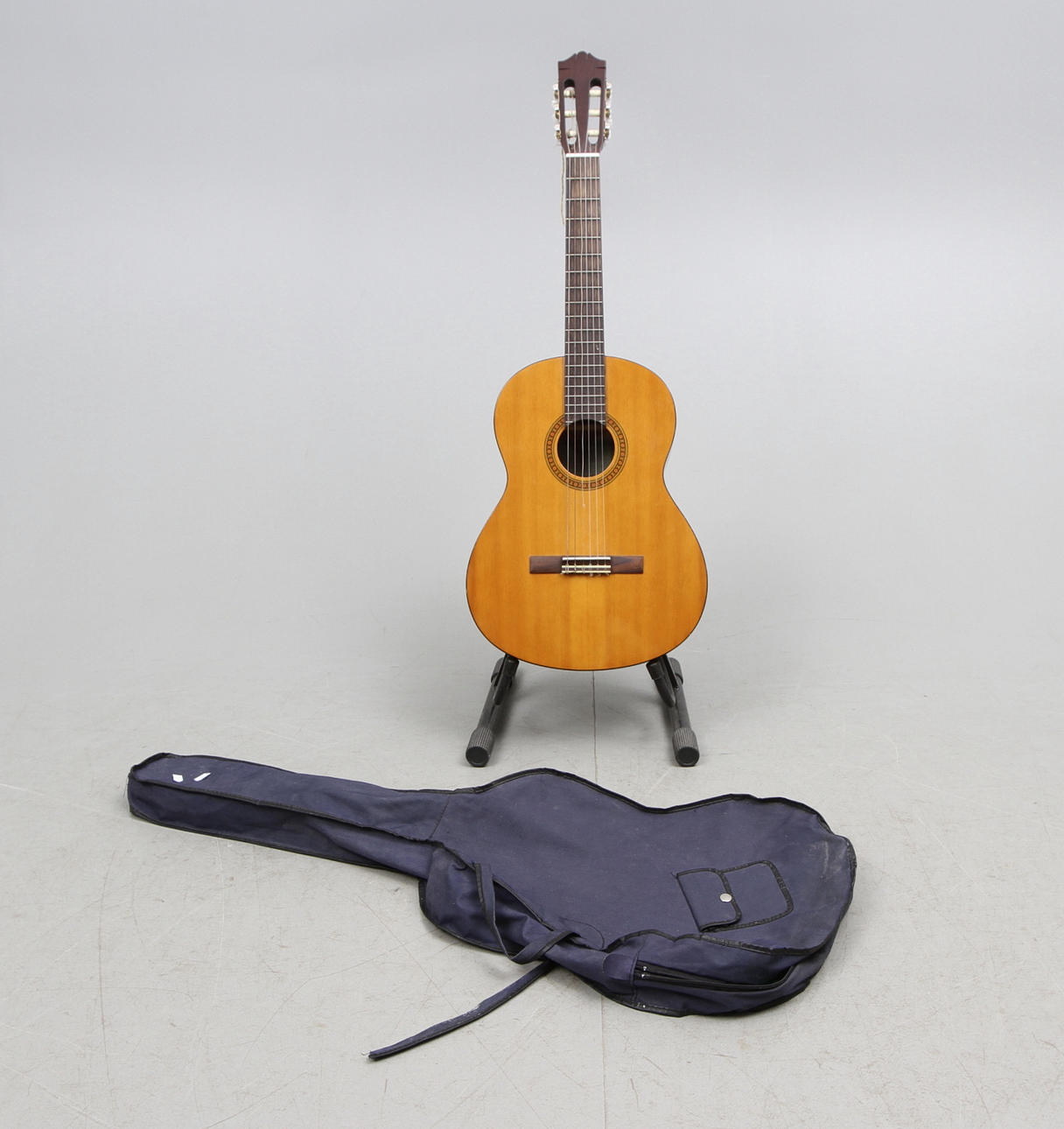 AKUSTISK GITARR, Yamaha samt textilfodral.