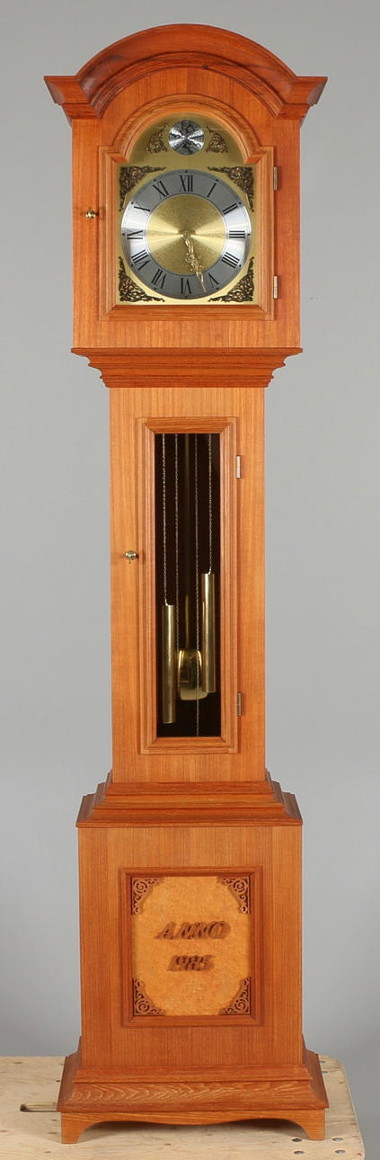 BODENUHR, gemarkt Tempus Fugit, Anno 1985.