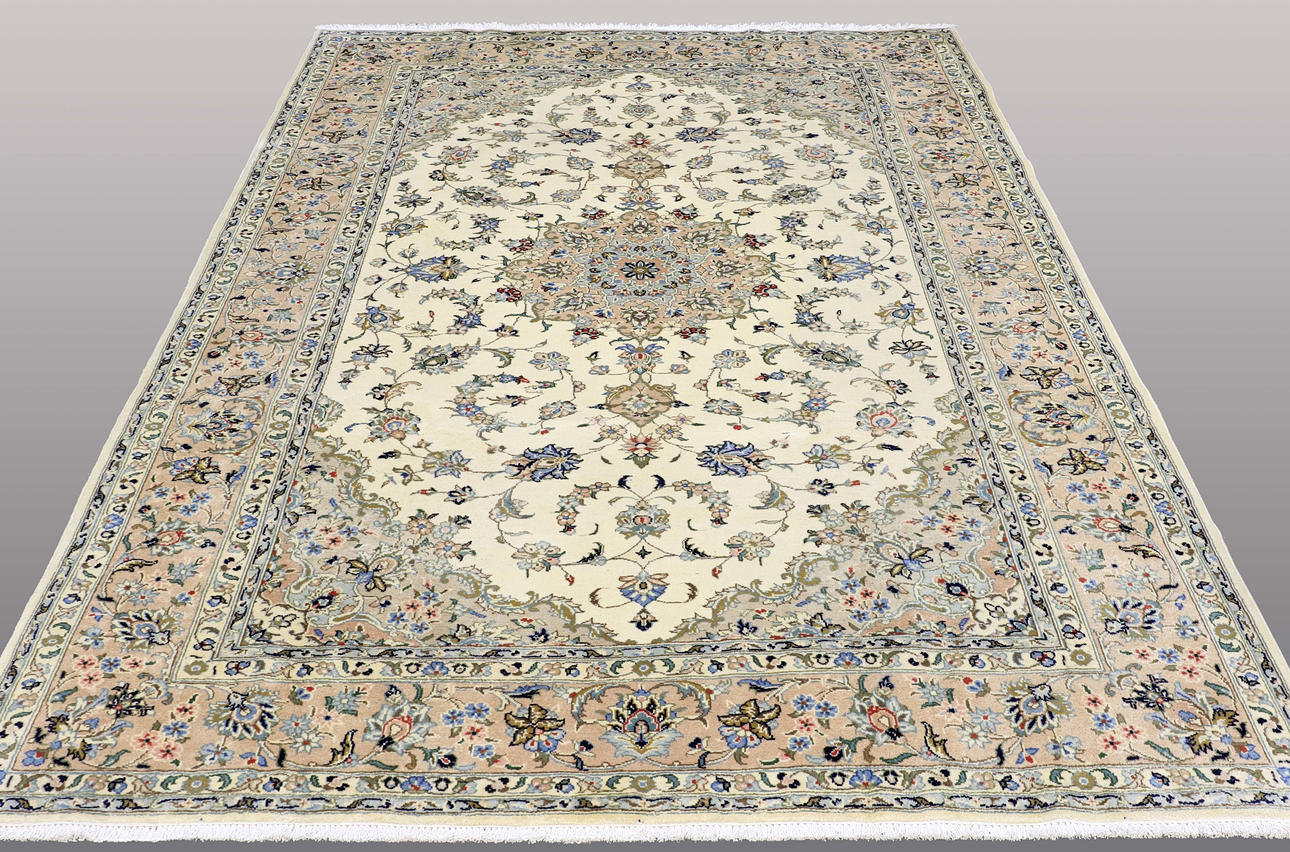 MATTO, persialainen, vaalea keshan, 294 x 196 cm.