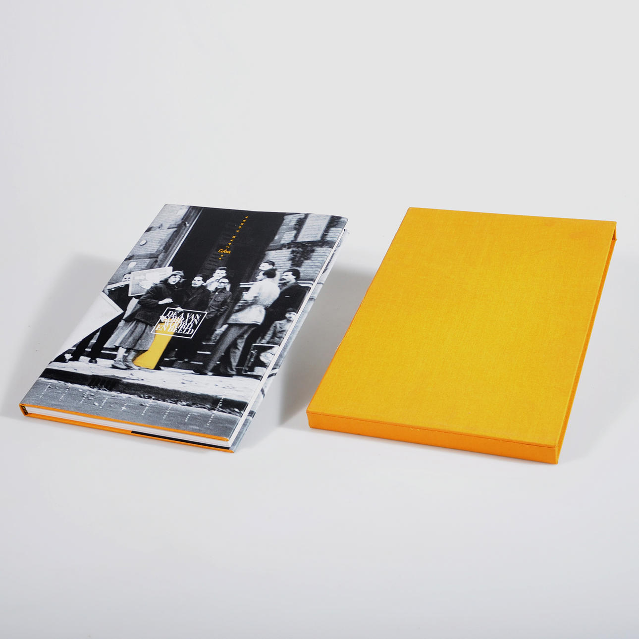 Bok, Cobragruppen i ord och bild.