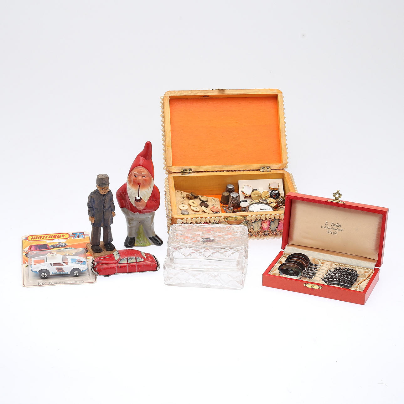 SMYKKER, DAME ARMBÅND, KAFFESKIER, JULE m.m.