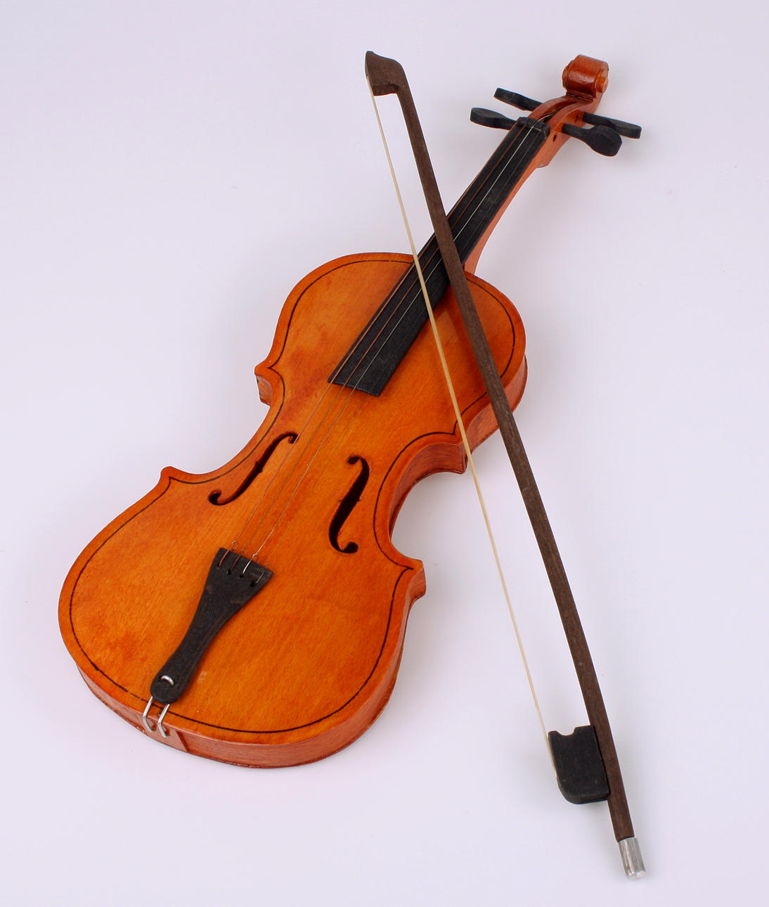 LEKSAKSFIOL med stråke.