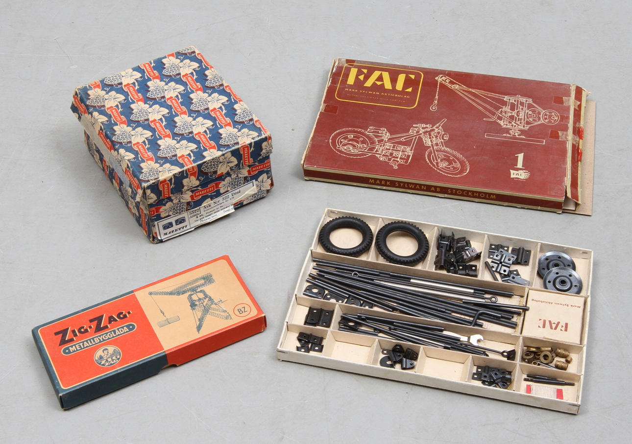 BYGGLÅDA FAC Mark Sylwan. METALLBYGGLÅDA ZIG-ZAG BZ. Originalkartonger.