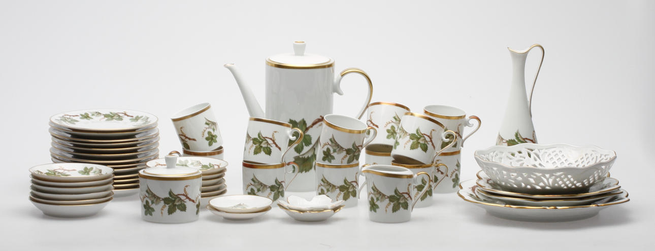 SERVISDELAR, 37 delar, porslin, Hackefors.