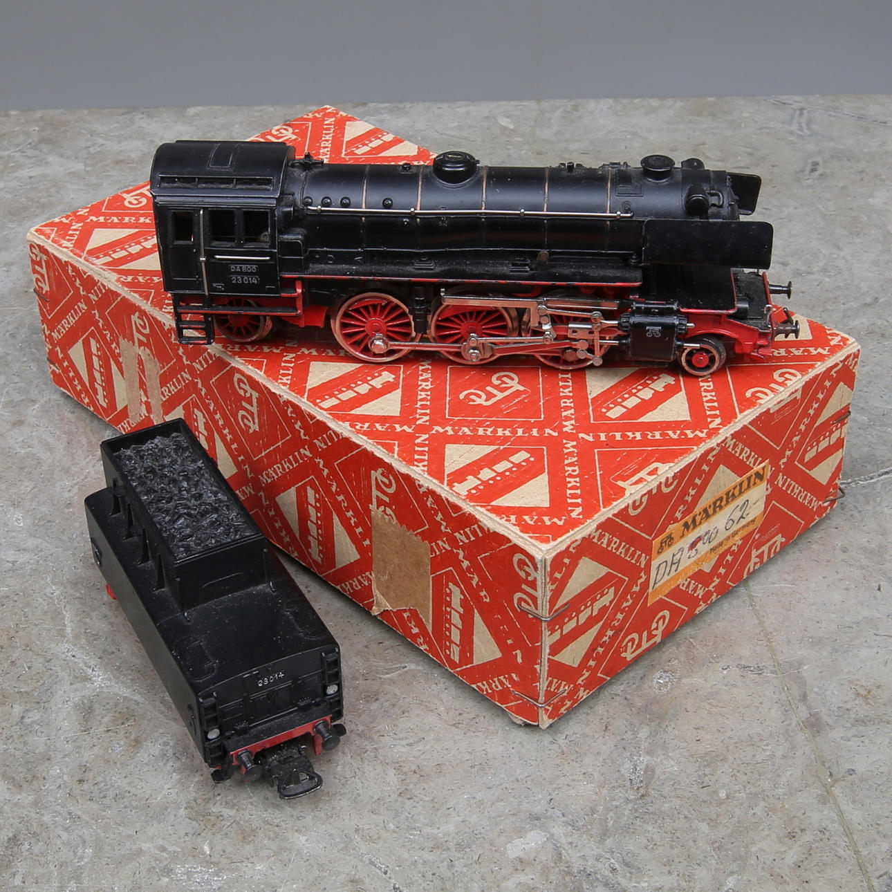 MÄRKLIN DA 800 Dampflokomotive mit Tender, OVP.