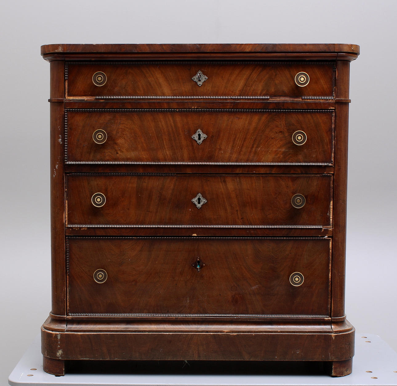 BYRÅ, mahognyfanérad, 1850-tal.