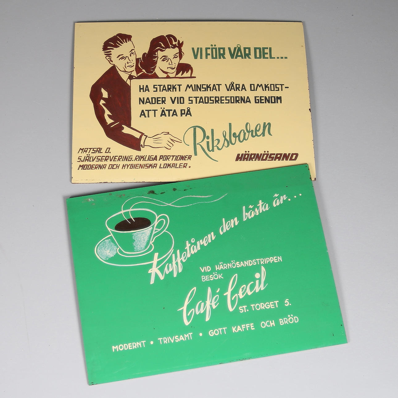REKLAMSKYLTAR, 2 st, bakelit, Härnösand, 1950-tal.