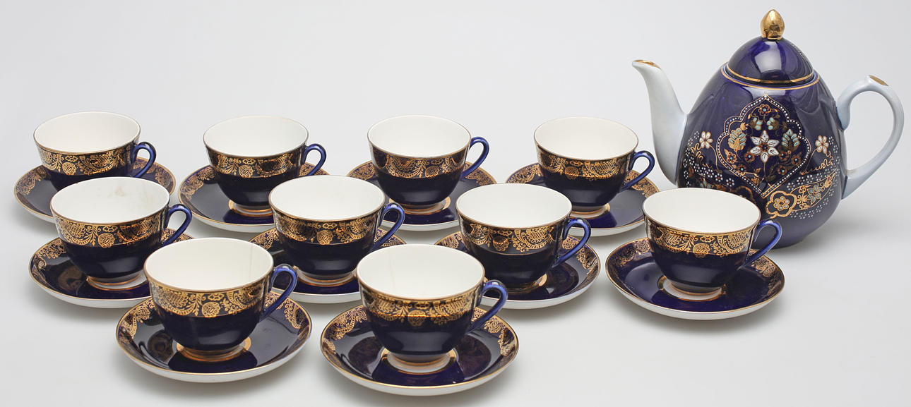 TESERVISDELAR, 11 delar, porslin, "Blue Frieze", Lomonosov, 1900-talets slut.