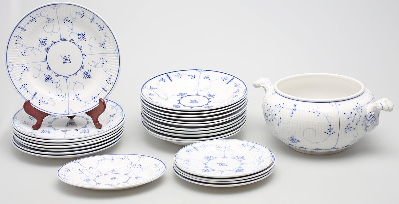 SERVISDELAR, 25 delar, porslin, Villeroy & Boch, Dresden, 1900-talets början.