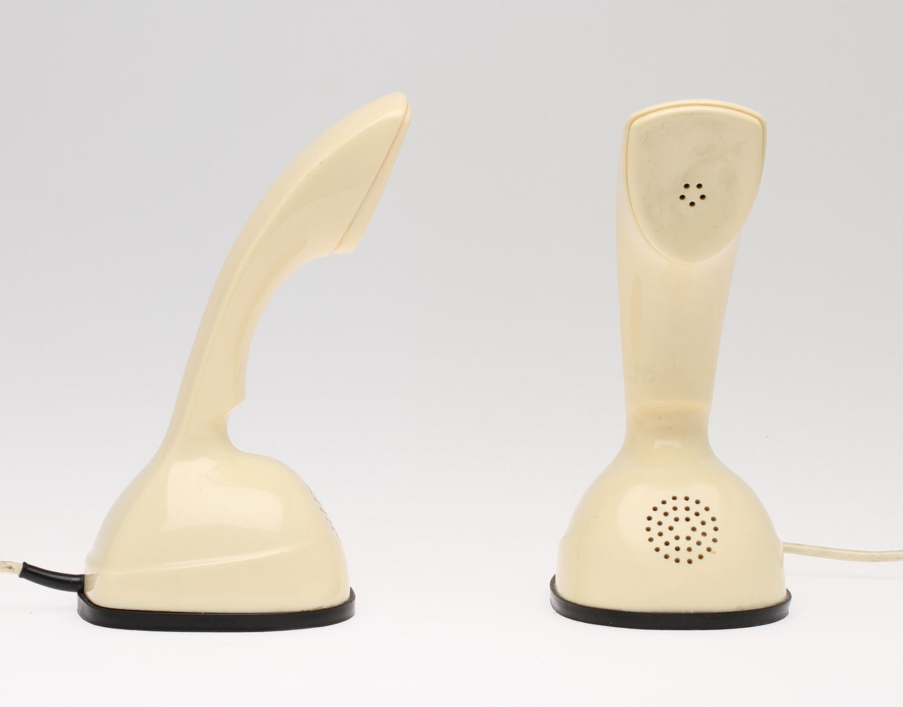 KOBRATELEFONER ERICOFON, 2 stycken BENVITA.