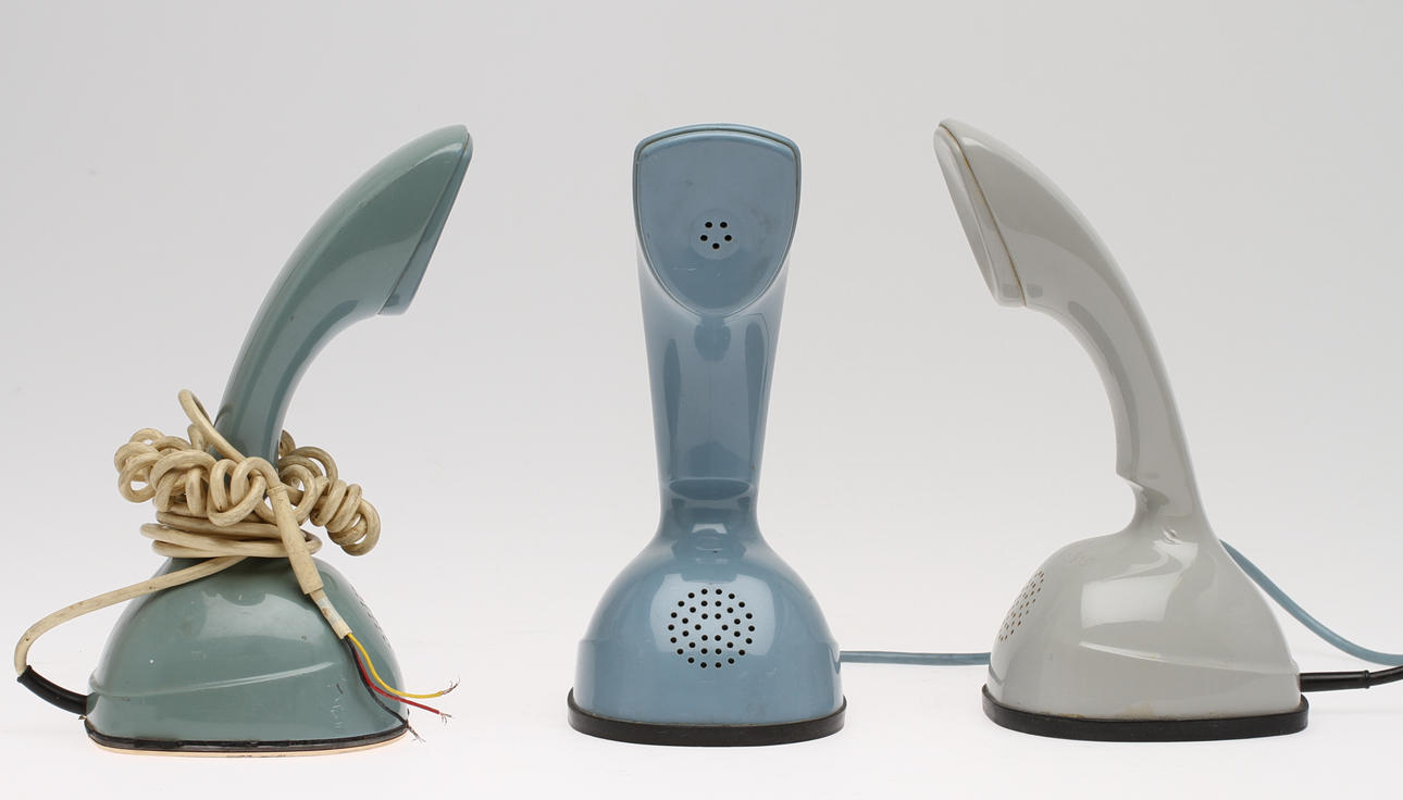 KOBRATELEFONER ERICOFON, 3 stycken GRÅ , BLÅ och BLÅ. Dosa för ringsignal.