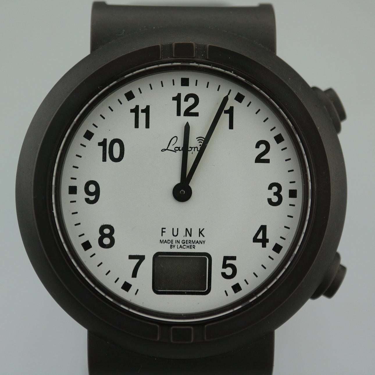 ANALOG ARMBANDSUR RADIO.