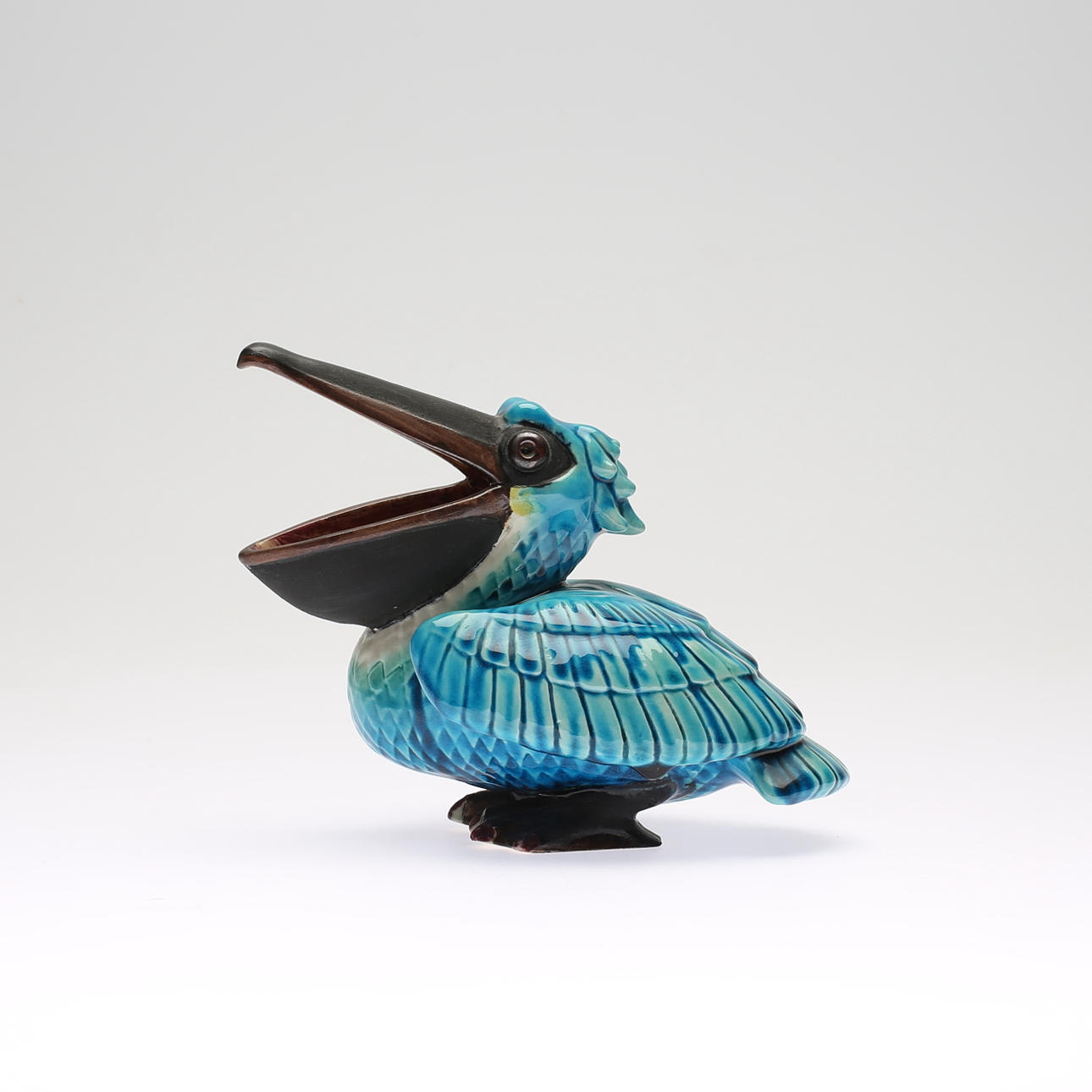 GUNNAR NYLUND. figurin, stengods, monogramsignerad, Rörstrand.