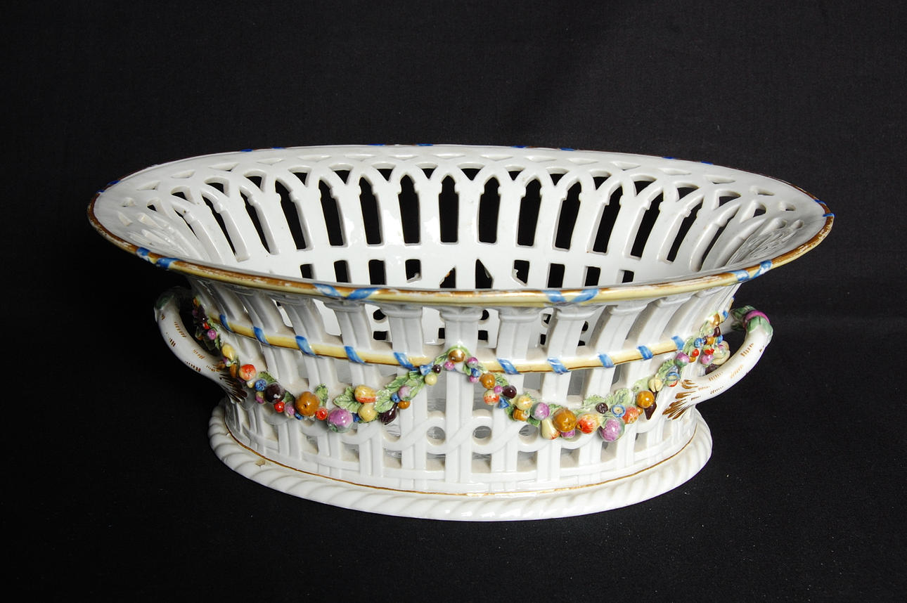 GALLERSKÅL, porslin, under Katarina den ll, av Ryssland, 1762-1796, proveniens Krapperups Slott.