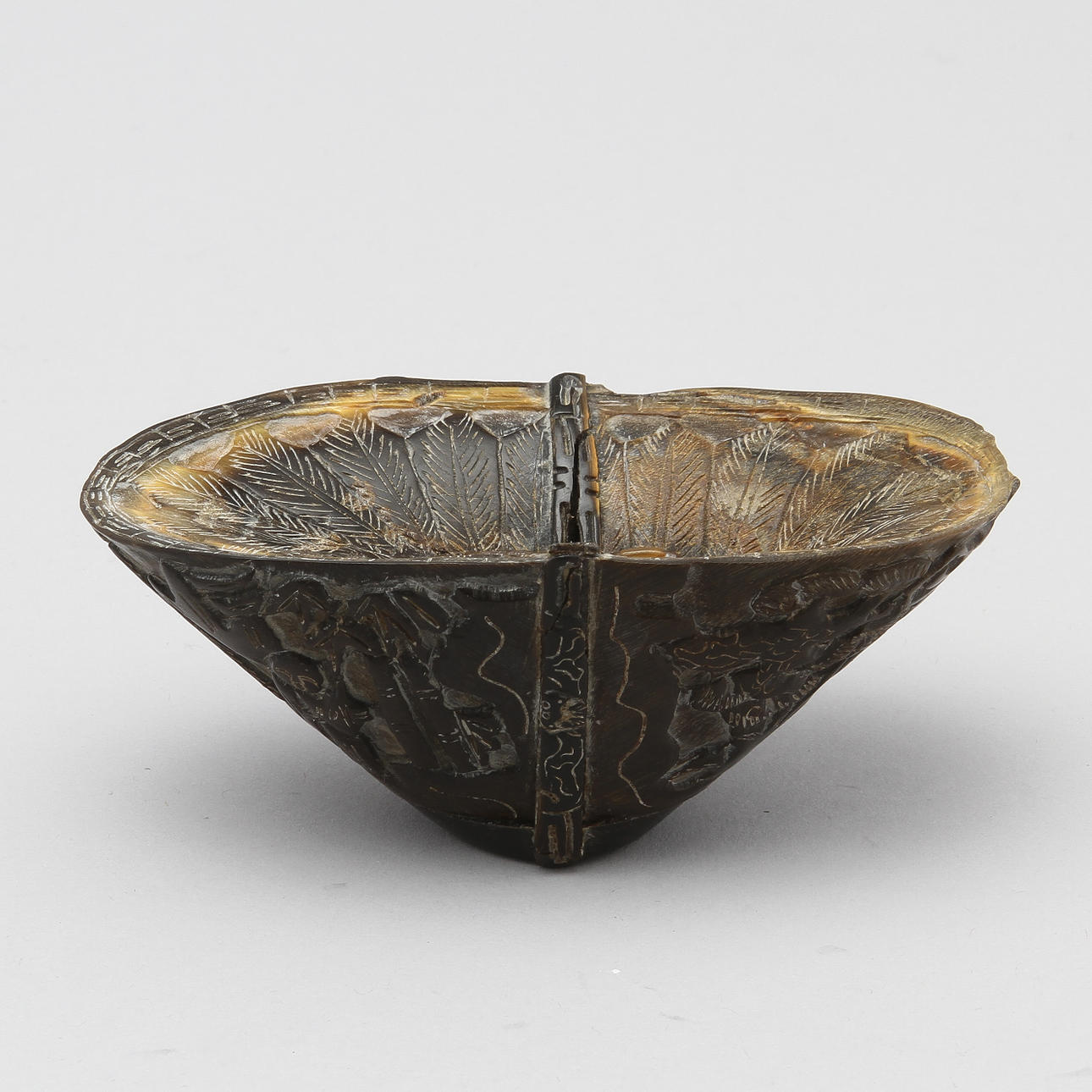 PRYDNADSFÖREMÅL, Kina, 1800-tal.