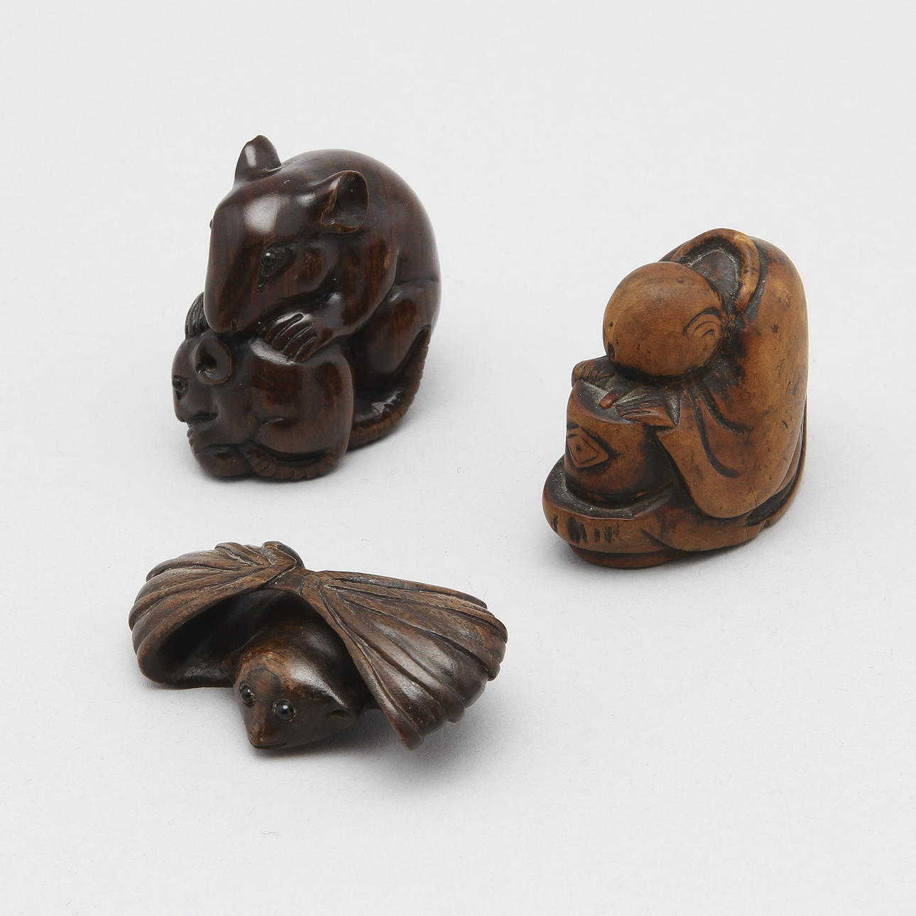NETSUKE, 3 st, Japan.