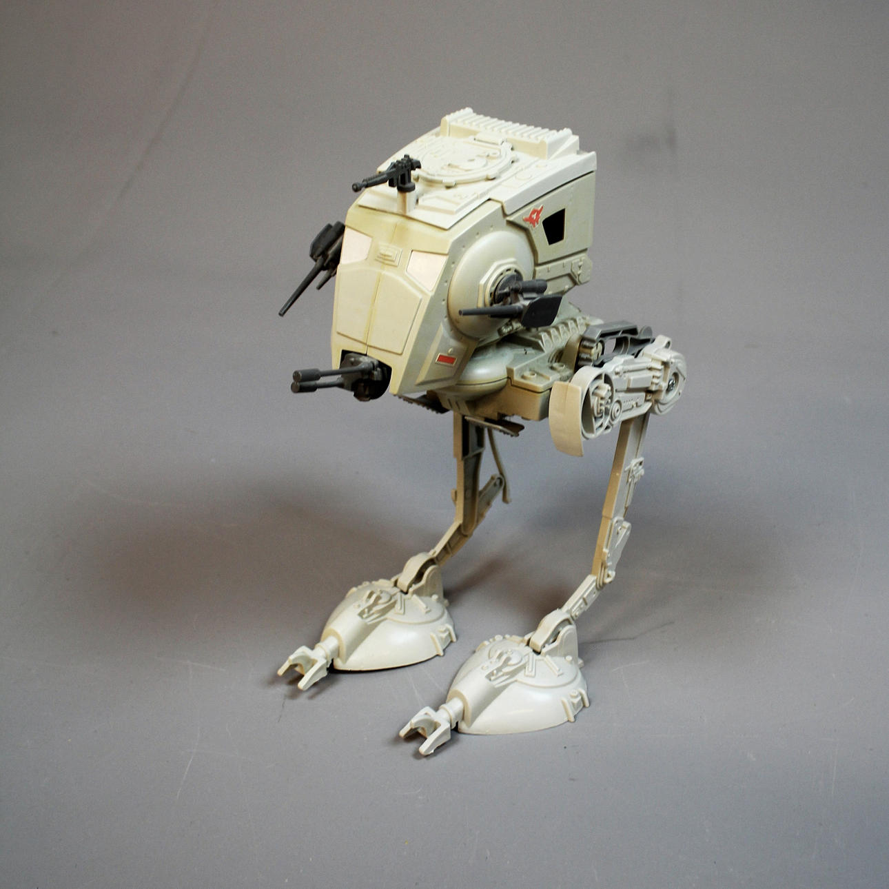 TOY ROBOT star wars AT-ST 1982.