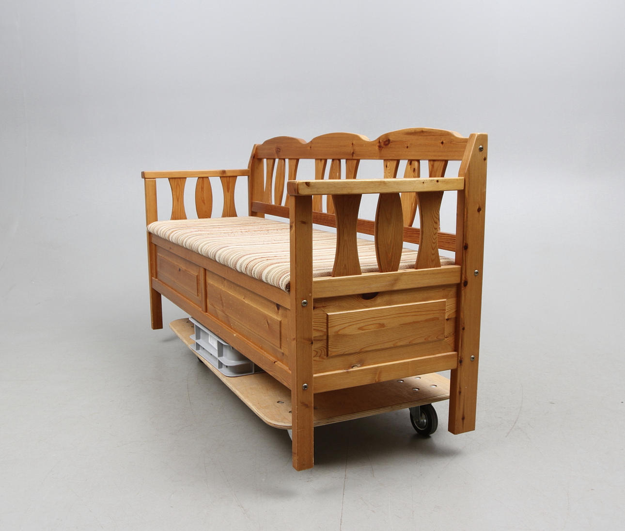 SOFFA, furu, 1900-tal.