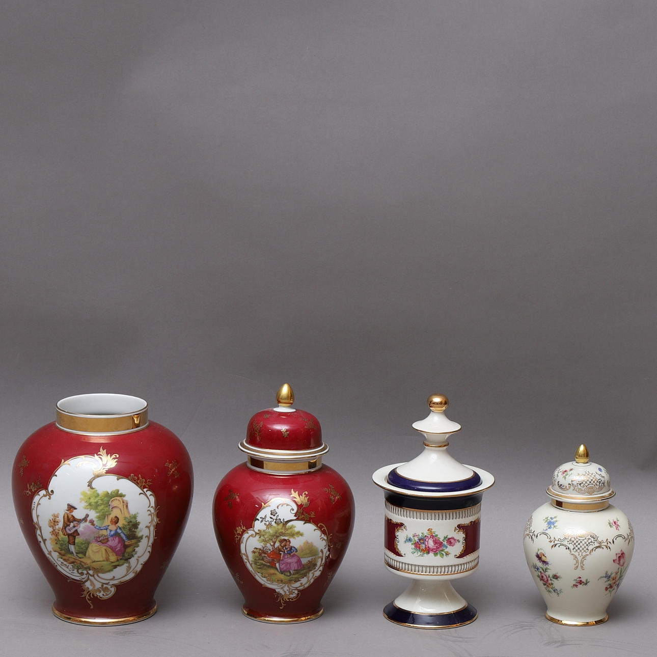LOCAL URNS, 4 pcs., including Trianon.