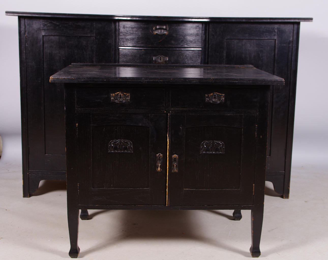 BUFFÉ SAMT SKÄNK, svartmålad ek, jugend.