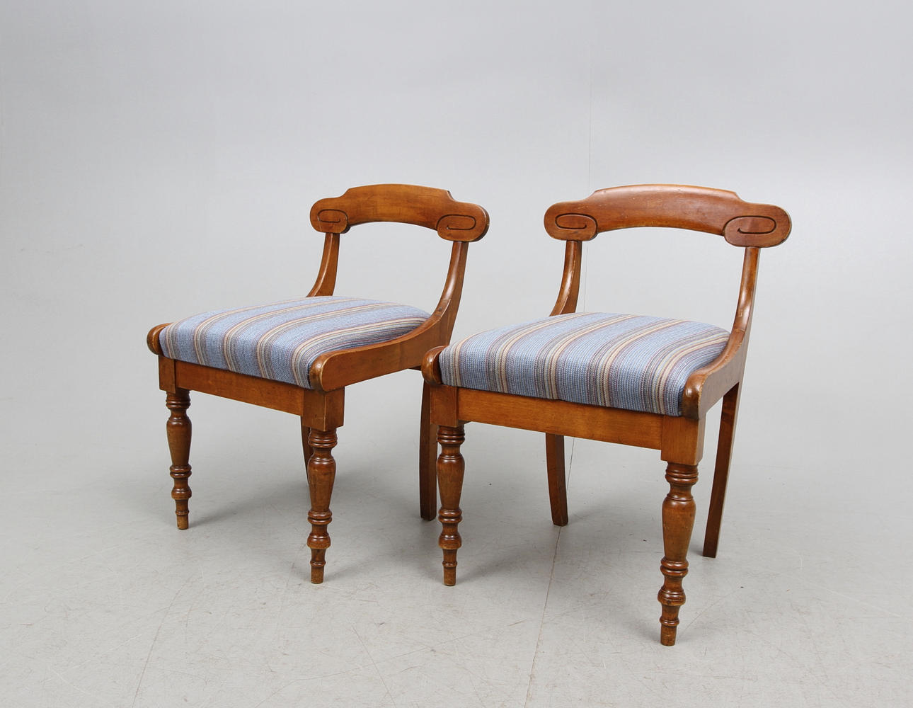 BANKETTER, ett par, björk, empirestil, 1900 talets första hälft.