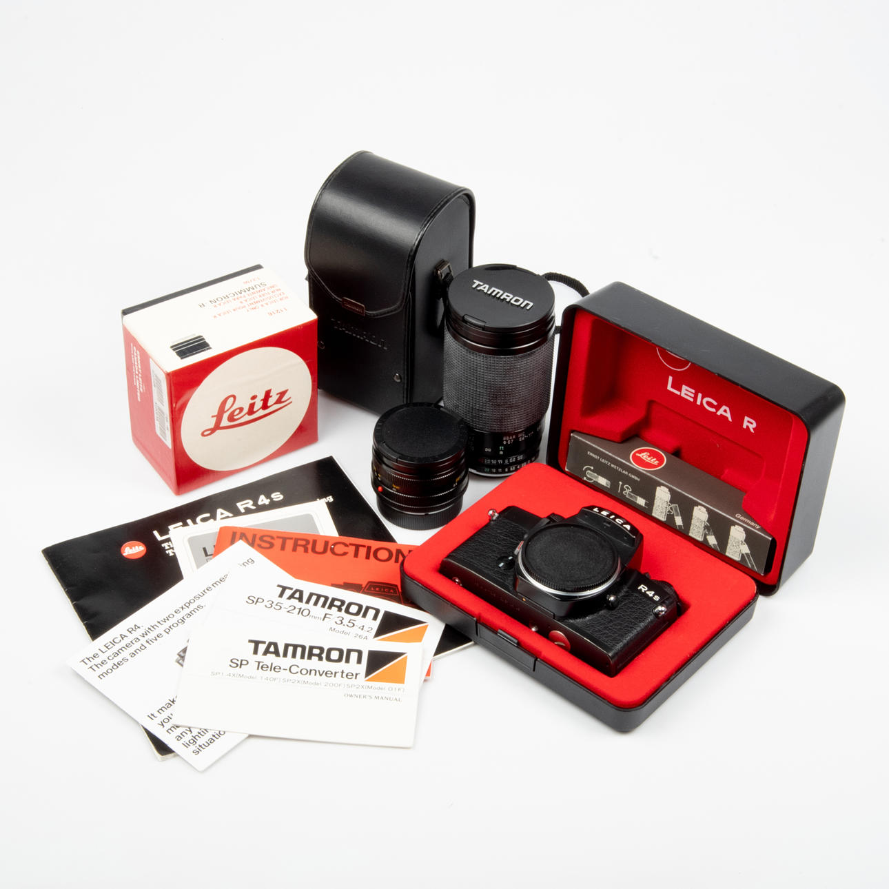 KAMERA Leica R4S mit Objektiv.