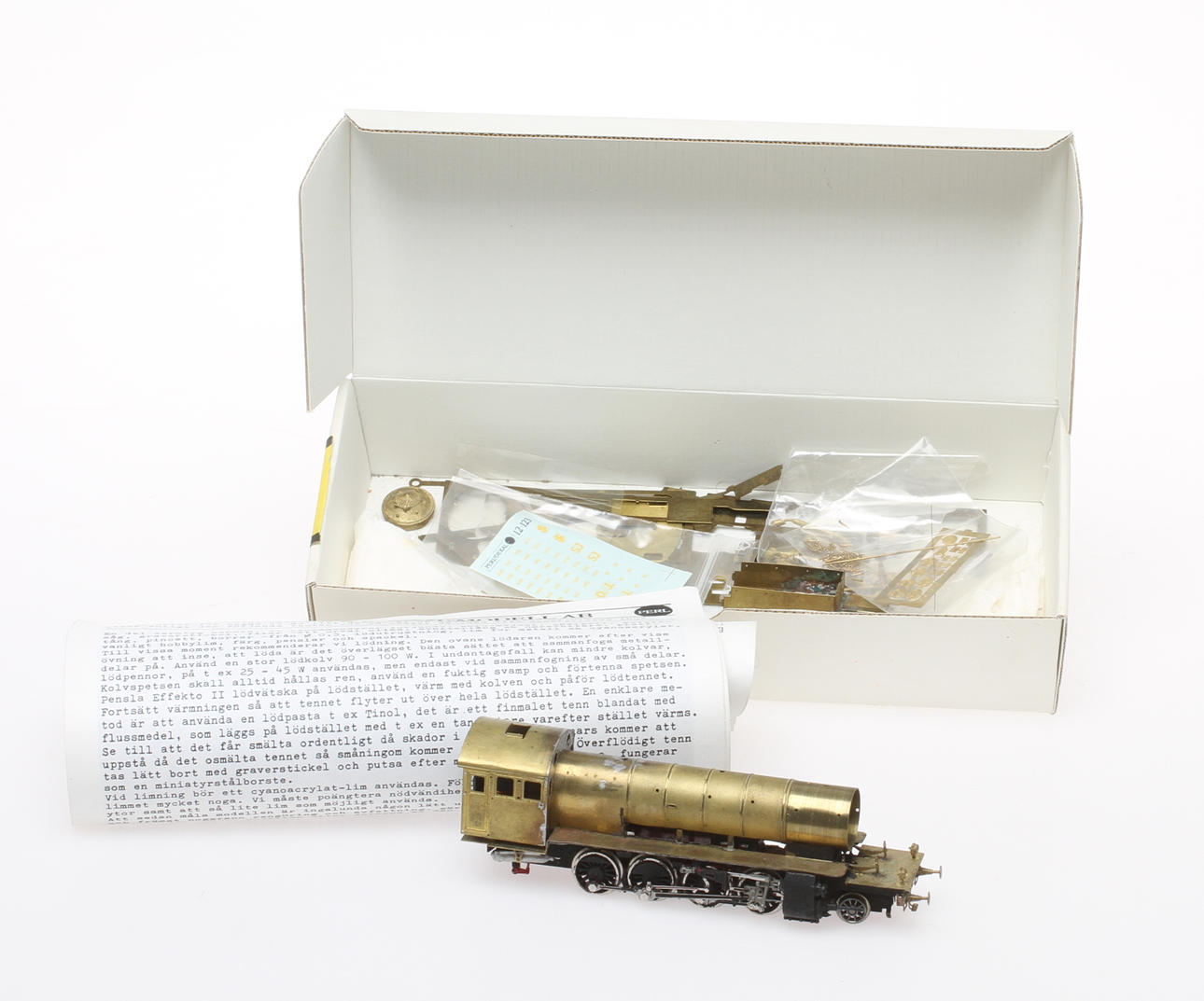 MODELLTÅG PERL delvis byggd byggsats G5 / G6 på Roco BR 93 underrede.