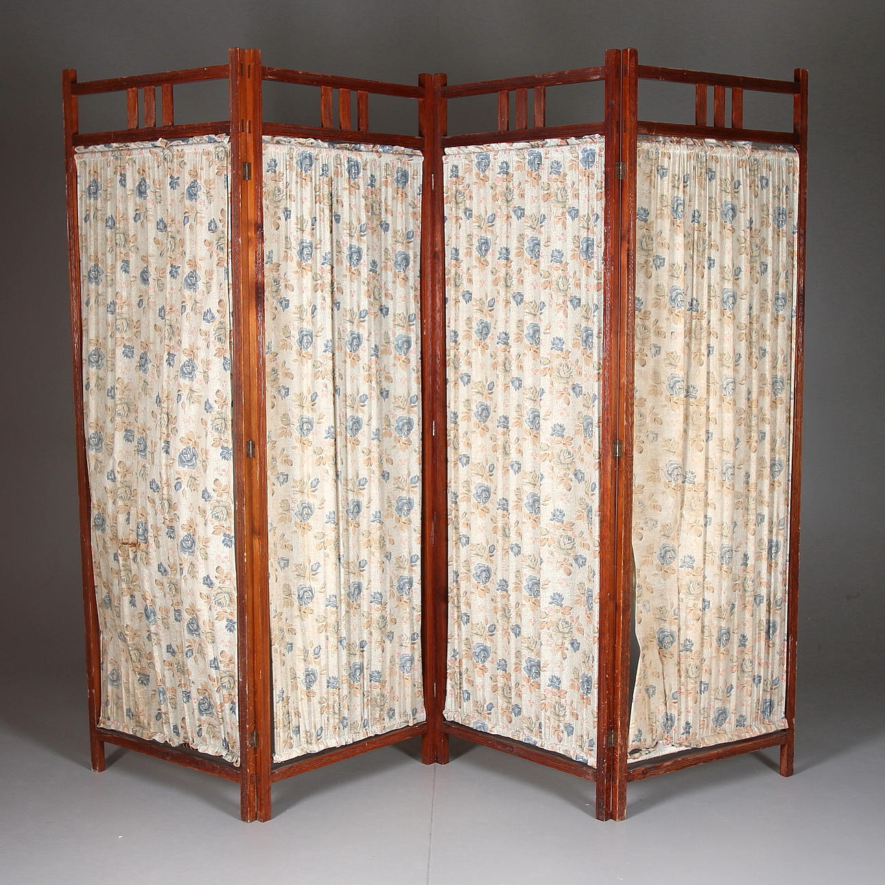 VIKVÄGG, 1900-talets första hälft.