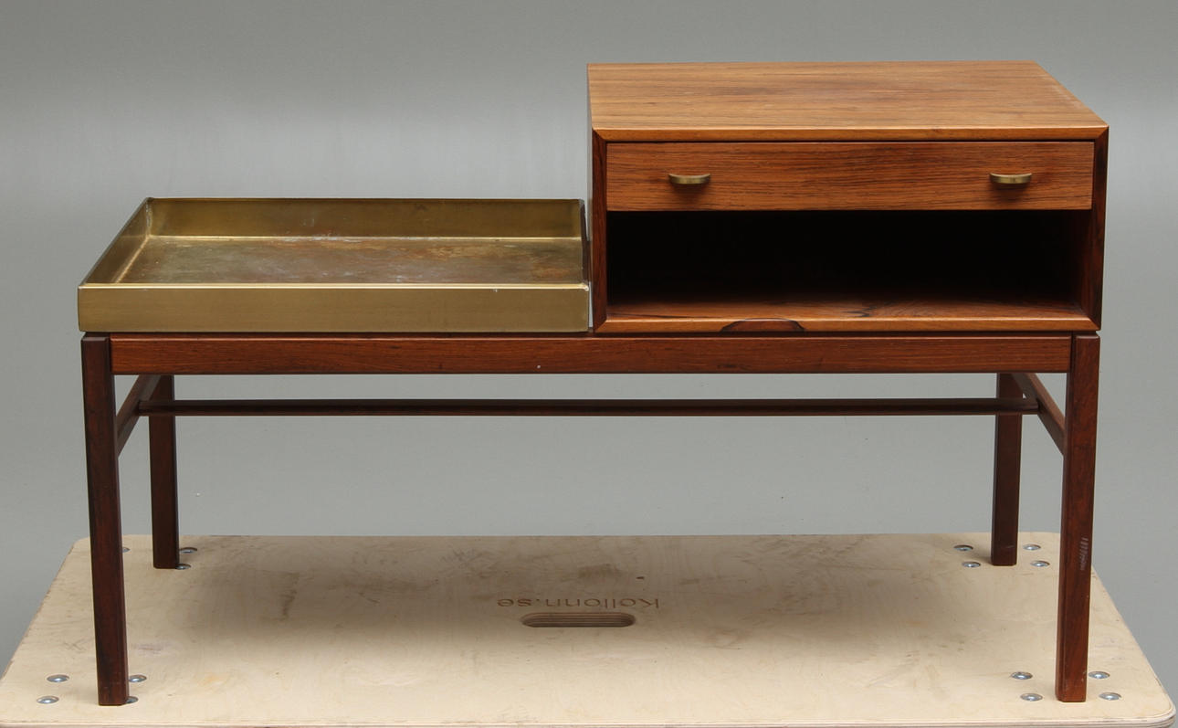 COCKTAIL TABLE, 1960s / 70s.