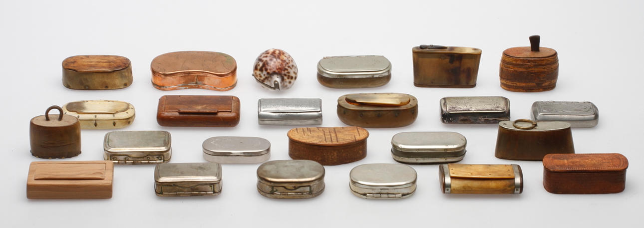 SNUSDOSOR, 23 st, 1800-1900-tal.