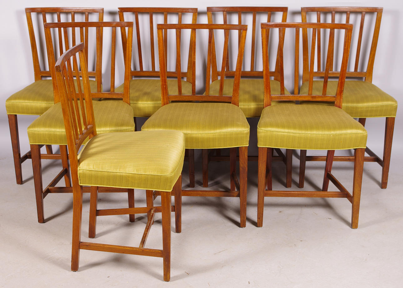 MATSALSSTOLAR, 8 stycken, mahogny.